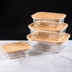 4 stycken glas matlådor med bambu lock i olika storlekar