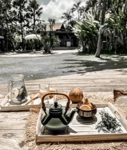 BRICKA MED MATKLÄDD M VIT