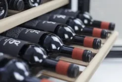 Caso WineSafe 18 EB Inox, Vinkylare med kompressor, Inbyggd, 18 flaska/flaskor, 60 W, A, Silver