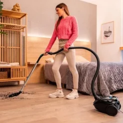 Golvdammsugare-Cecotec 800-W canister vacuum cleaner. With bag. Maximum tank capacity of up to 2L, with high-efficiency filtering system and metallic telescopic tub | CDON