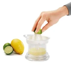 Juicepressar-Citruspress - Metaltex - 300 ml - Transparent - Vit - 14 x 15 cm
