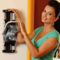 EcoPress presskross för PET-flaskor upp till 2L, monterad på vägg