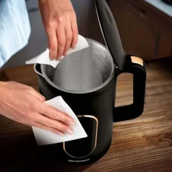 Vattenkokare-Elektrisk vattenkokare 1,7l Berdsen BD-712 svart och guld