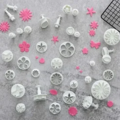 Kakformar-Fjärilar, Blommor, Löv Utstickare 33st | Plunger