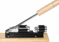 Matknäckare-KingHoff nötknäppare på stativ KINGHOFF KH-1660