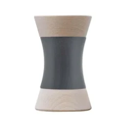 Kraftlös nötknäckare och nötter Toha grå