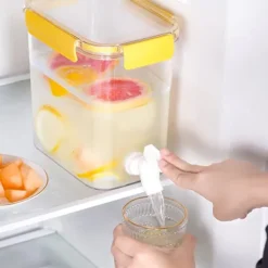 Dryckesautomater-Kylskåp Kallvattenkokare med kran Stor kapacitet Kanna Kylskåp Kallvattenbehållare för hemköket