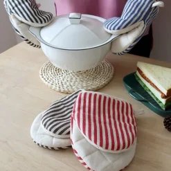 Grytlappar & Grillvantar-Mikrovågsugnsvantar Värmebeständiga randiga mönster Tjocka bomullsugnsvantar med snöre Svarta