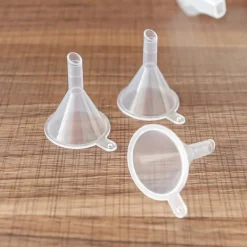 Mini tratt klar bred mun plast multifunktionsdiskmaskin säker liten tratt för laboratorieflaska parfym kryddpulver