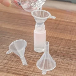 Mini tratt klar bred mun plast multifunktionsdiskmaskin säker liten tratt för laboratorieflaska parfym kryddpulver