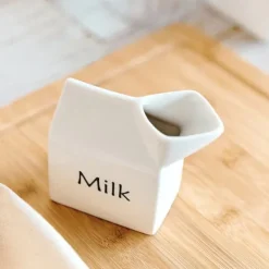 Mjölkkanna | NELSON | vit med inskription | 0,2 l | 889917