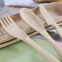 Matbestick-Modernt vetehalm bestickset med låda - Bärbar gaffel, sked och kniv för kontor, skola, picknick - Beige