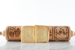 Kavlar-MoodForWood Träkavel, Graverad, 43 cm med Handtag, Perfekt för Bakning - Lovers Pattern