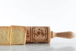 Kavlar-MoodForWood Träkavel, Graverad, 43 cm med Handtag, Perfekt för Bakning - Lovers Pattern