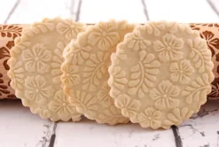 MoodForWood Träkavel, Graverad, 43 cm med Handtag, Perfekt för Bakning - Paradise Pattern