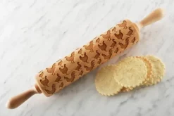 MoodForWood Träkavel, Graverad, 43 cm med Handtag, Perfekt för Bakning - Mönster på Fjäderfä