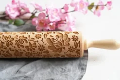 Kavlar-MoodForWood Träkavel, Graverad, 43 cm med Handtag, Perfekt för Bakning - Ungerskt Folkmönster