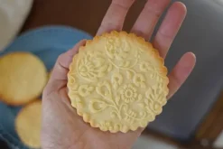 Kavlar-MoodForWood Träkavel, Graverad, 43 cm med Handtag, Perfekt för Bakning - Polskt Folkmönster