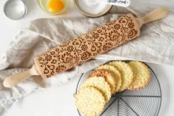 Kavlar-MoodForWood Träkavel, Graverad, 43 cm med Handtag, Perfekt för Bakning - Polskt Folkmönster