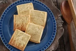 Kavlar-MoodForWood Träkavel, Graverad, 43 cm med Handtag, Perfekt för Bakning - Djurmönster