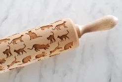 Kavlar-MoodForWood Träkavel, Graverad, 43 cm med Handtag, Perfekt för Bakning - Kattmönster