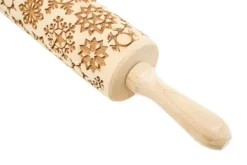 Kavlar-MoodForWood Träkavel, Graverad, 43 cm med Handtag, Perfekt för Bakning - Snöflingemönster