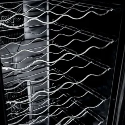 Oriva Vinkyl 78L | Plats för 28 flaskor | Flerfärgad LED med musiksynk | Digital kontroll | Termoelektrisk kylning 8–18 °C | Fjärrkontroll | Tyst, kom | CDON