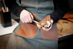 Ostronkniv med läderhandskydd