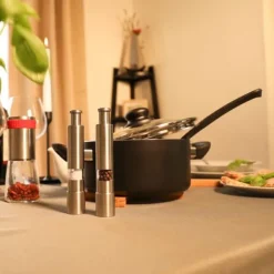 Relaxdays Salt Shaker, Pepper Shaker, Set med 2, Manuell, Salt, Peppar, Kryddkvarn, Rostfritt stål justerbar keramisk kvarn, Silver