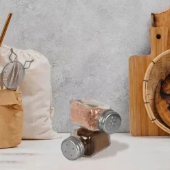 Salt- & Pepparströare-Salt- och pepparkar, en uppsättning genomskinliga kryddburkar av glas