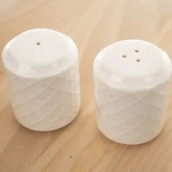 Salt- och pepparkar i porslin med stativ WHITELINE 3 st.