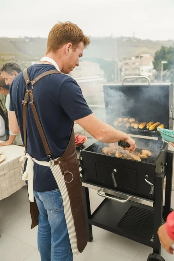 Förkläden-SKINNFÖRKLÄDE GRILL / BBQ / BARISTA / KOCK / FRISÖR FÖRKLÄDE BRUN DISTRESSED APRON