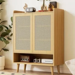 Kläd- & Garderobsförvaring-Skoskåp i naturlig rotting – skoförvaring med 2 dörrar & 5 hyllplan, trähandtag & massiva träben – 80x105x35 cm för hall