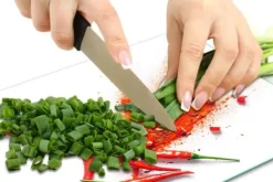 SKÄRBRÄDA I GLAS 52x40 CHILI