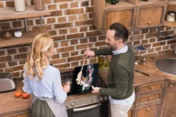 Grytlappar & Grillvantar-SKÄRBRÄDA I GLAS 52x40 CHILI PEPPAR