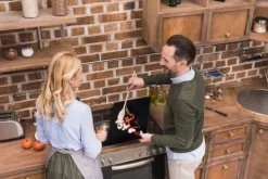 Grytlappar & Grillvantar-SKÄRBRÄDA I GLAS 52x40 CHILI PEPPAR