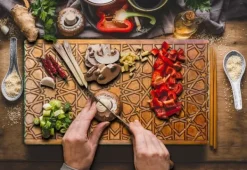 SKÄRBRÄDA I GLASPLATTA 52x30 MÖNSTER