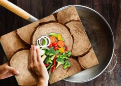 SKÄRBRÄDA I GLASPLATTA 52x40 TRÄ