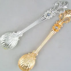 Matbestick-4st Kaffeskedar Set Vintage Dessertskedar av aluminiumlegering med Orris-mönster för hemmakök