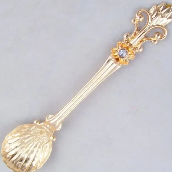 Matbestick-4st Kaffeskedar Set Vintage Dessertskedar av aluminiumlegering med Orris-mönster för hemmakök