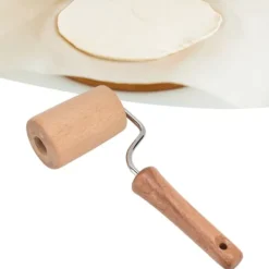 Kavlar-Träkavel liten hängbar arbetssparande handdegrulle för att baka pizzakaka