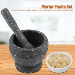 Mortlar & Mortelstötar-Vitlökskvarn i plast - köksredskap för att mala kryddor och örter